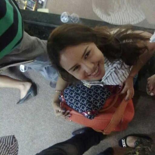 péssima para me descrever.pronto.fim.