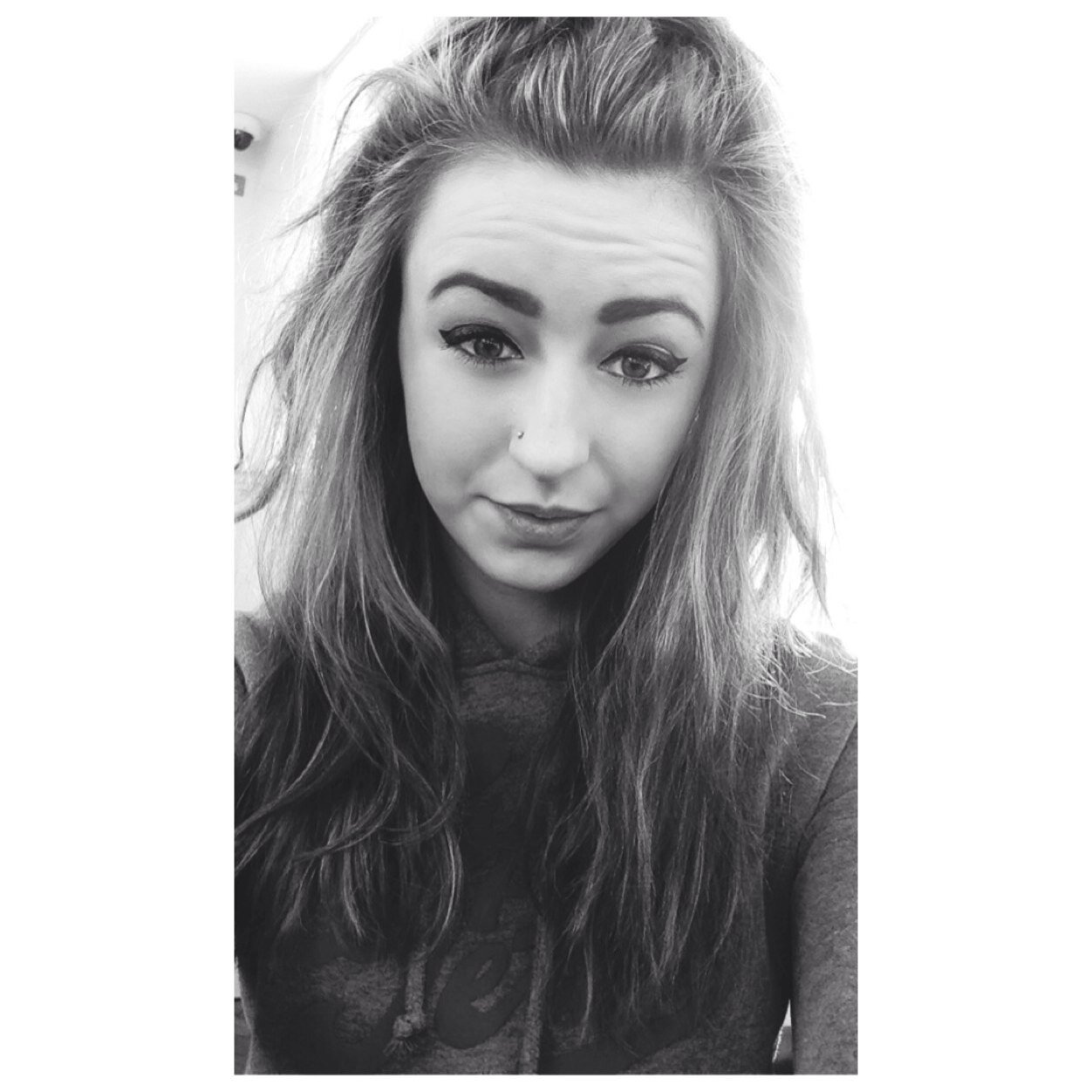 follow my main account @awaywithjade https://t.co/DZ9aLSHPaB