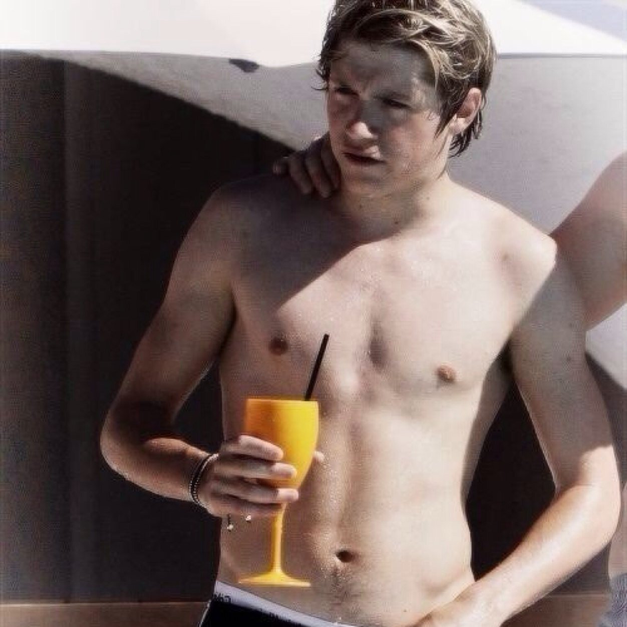 alone without you.my heart is your,sincerly Niall
{04•04•2014} I married him❤️