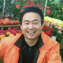 한양대학교 행정학 석사졸업.
박사를 수료하고 청운대학교 겸임교수로 활동하였다.경력으로는 한국정책연구원 원장및 전경제부총리 수행비서실장.특보로 근무하였으며 현 안양시청소년육성재단.대표이사로근무하고있다.행안부 출자 출현기관 s등급 최우수 기관선정.국무총리상수상
하였다.