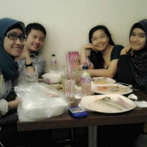 uciiuu's profile picture. Maliq & D'essentials ♥