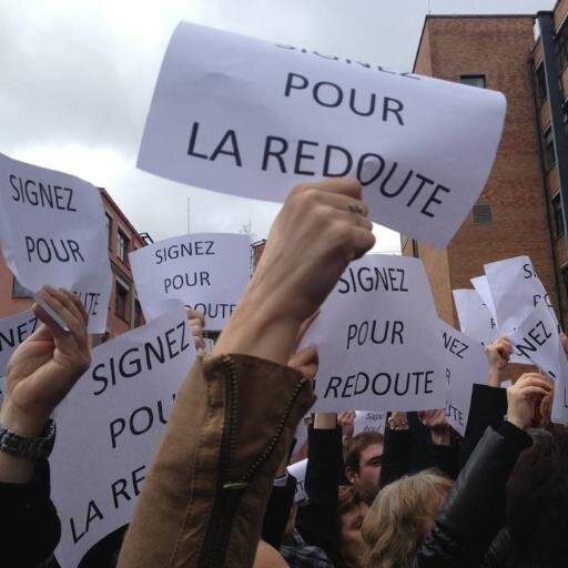 Collectif de salariés:  Mobilisons-nous pour sauver La Redoute !  unavenirpourlaredoute@gmail.com   Pétition: http://t.co/wmCX6w96Ky