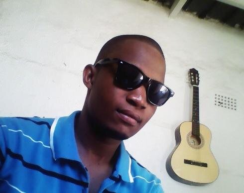 Am an open person,funny in a good way.Love soccer and country music.A big fan of Chelsea fc,real Madridfc,Spain and Taylor Swift.Am loyal.