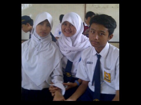 Walaupun kita ber-3 kita tetap masih bisa tertawa lepas ko2014'♥