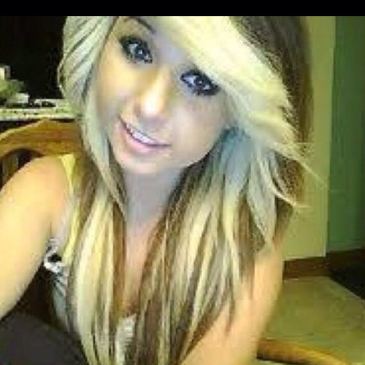 Wanna kik or snap chat well if snapchat then it is vannesa_jones