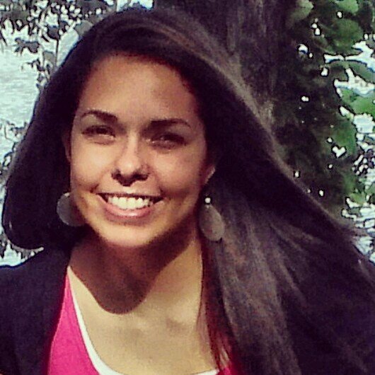 Eu sou brasileira, estudante de engenharia quimica, atleta, filha, irmã, amiga,...., mas eu não sou nada sem Jesus Cristo.