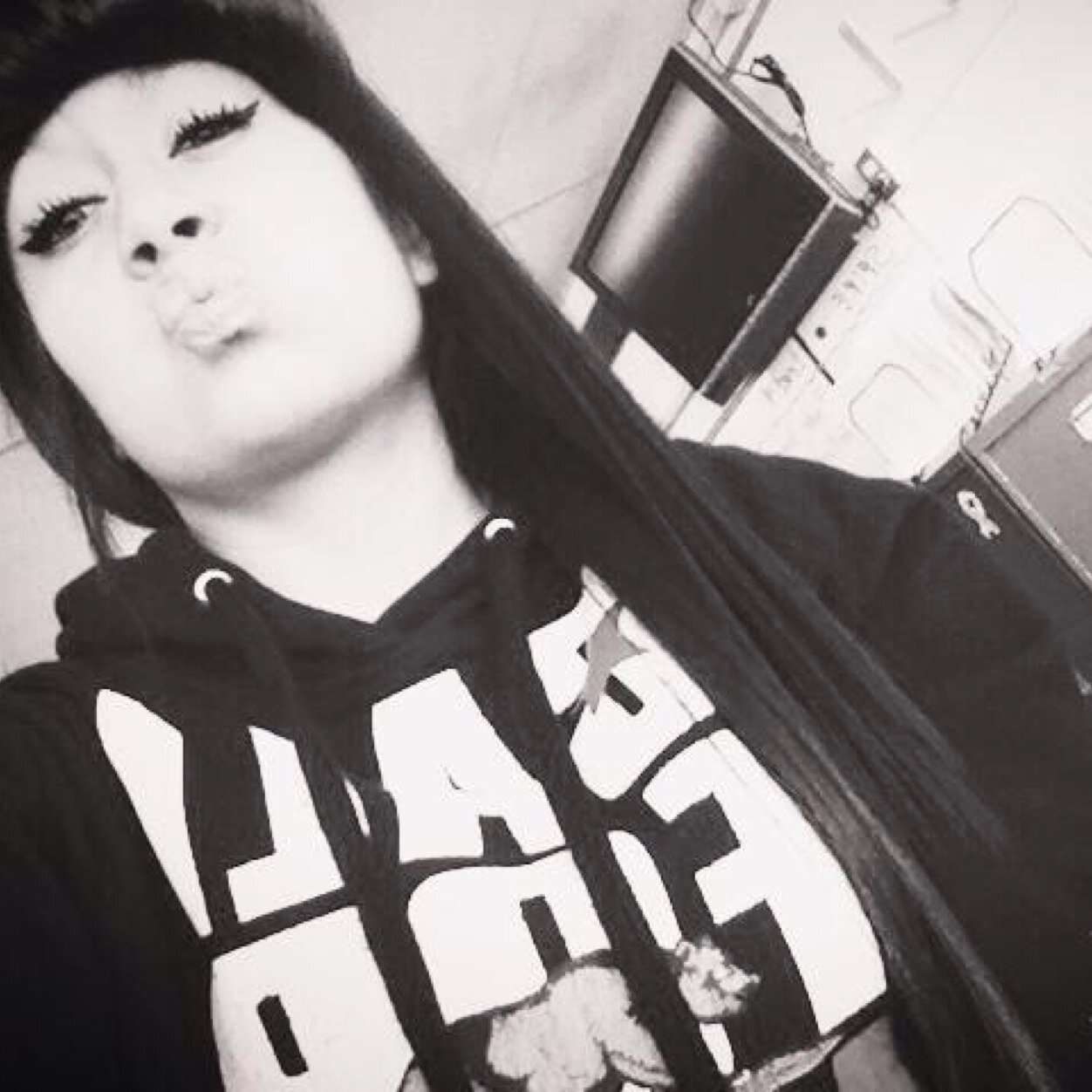 IG ; xforeveer_bitchh . ♥ To cute to give a fuckk . ✌️