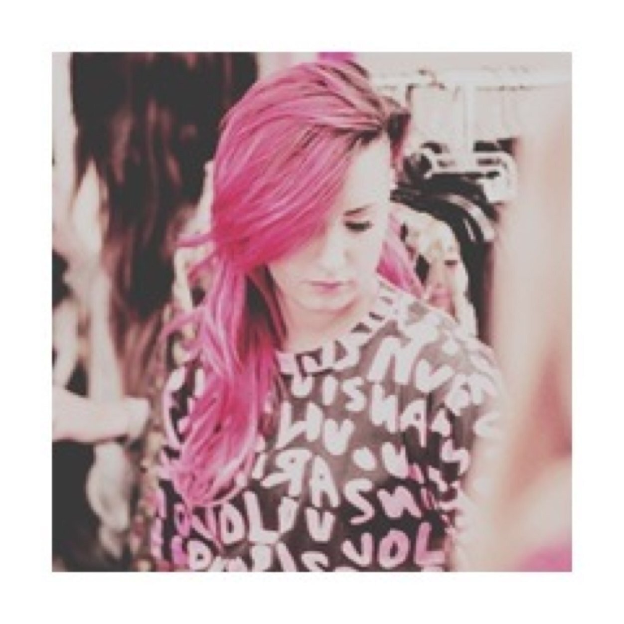 Hey free follow! Do me a favour and follow @demi_naya_ i follow back! Just ask! Ily stay strong