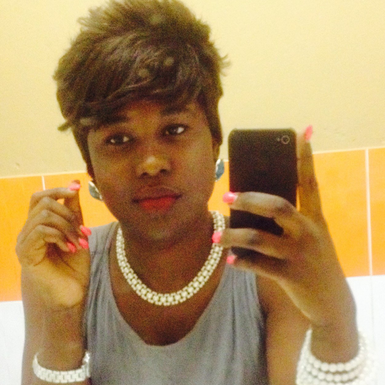 Neioue's profile picture. Quand je veux quelque chose, rien ni personne ne peut m'arrêter.