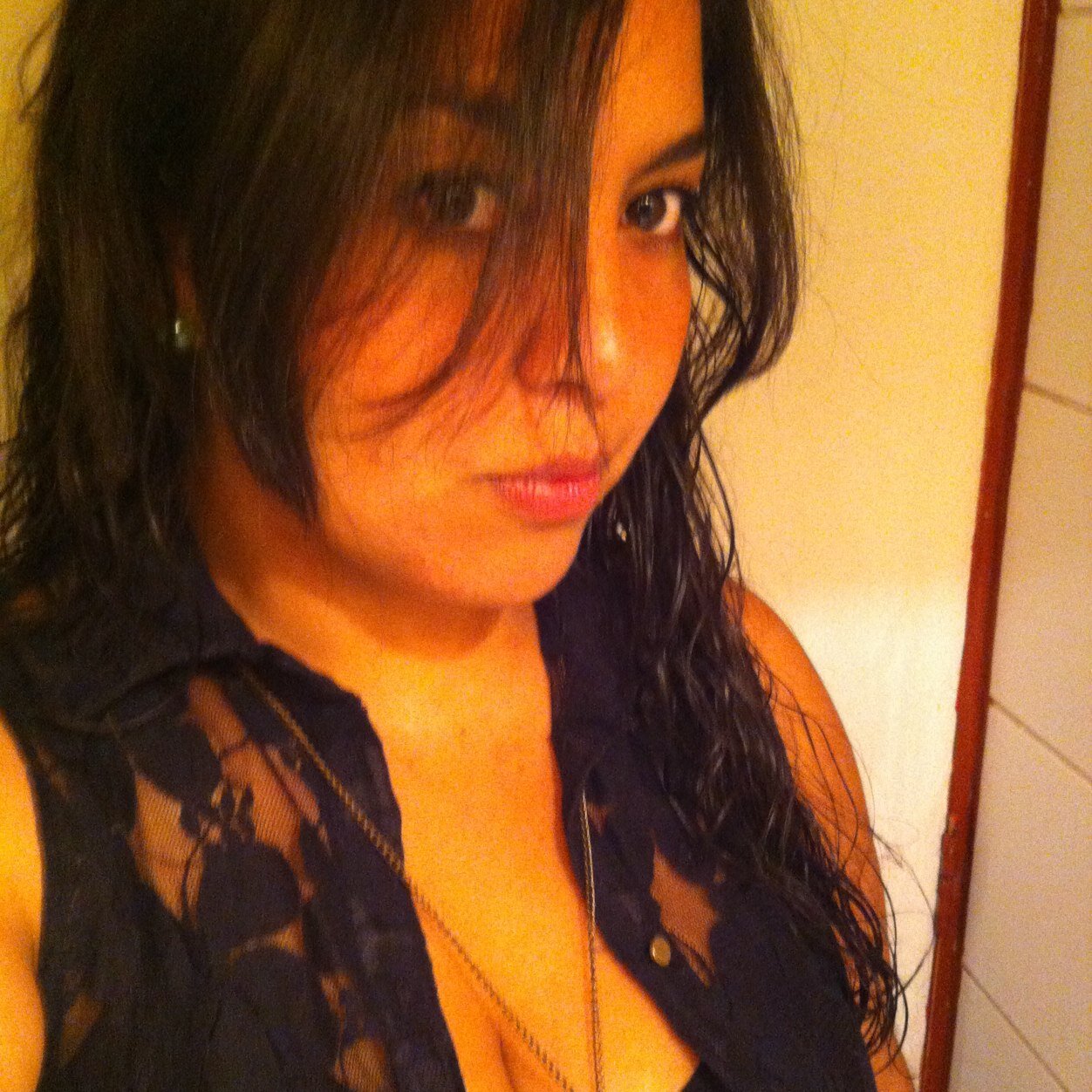 Julieta_hxc's profile picture. Amante, loba y vampira!
Caprichosa, mal humurada, pervertida y mal criada...!!!