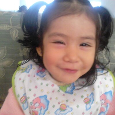 Axel Darcus On Twitter Adivinanza La Pared Sostiene El Clavo El