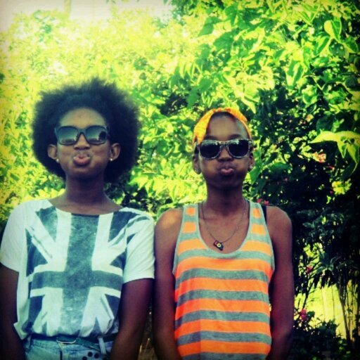 εmιlια clαdγ hαlαr something like#me#myself and #I siga-me que sigo de volta and #beHappy :-)