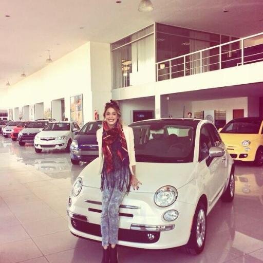 Vivifranco26's profile picture. Tinistas pagina oficial: http://t.co/asKXPGvGA5 FACEBOOK: https://t.co/VCG0Bp7CIY #VIOLETTA ;)