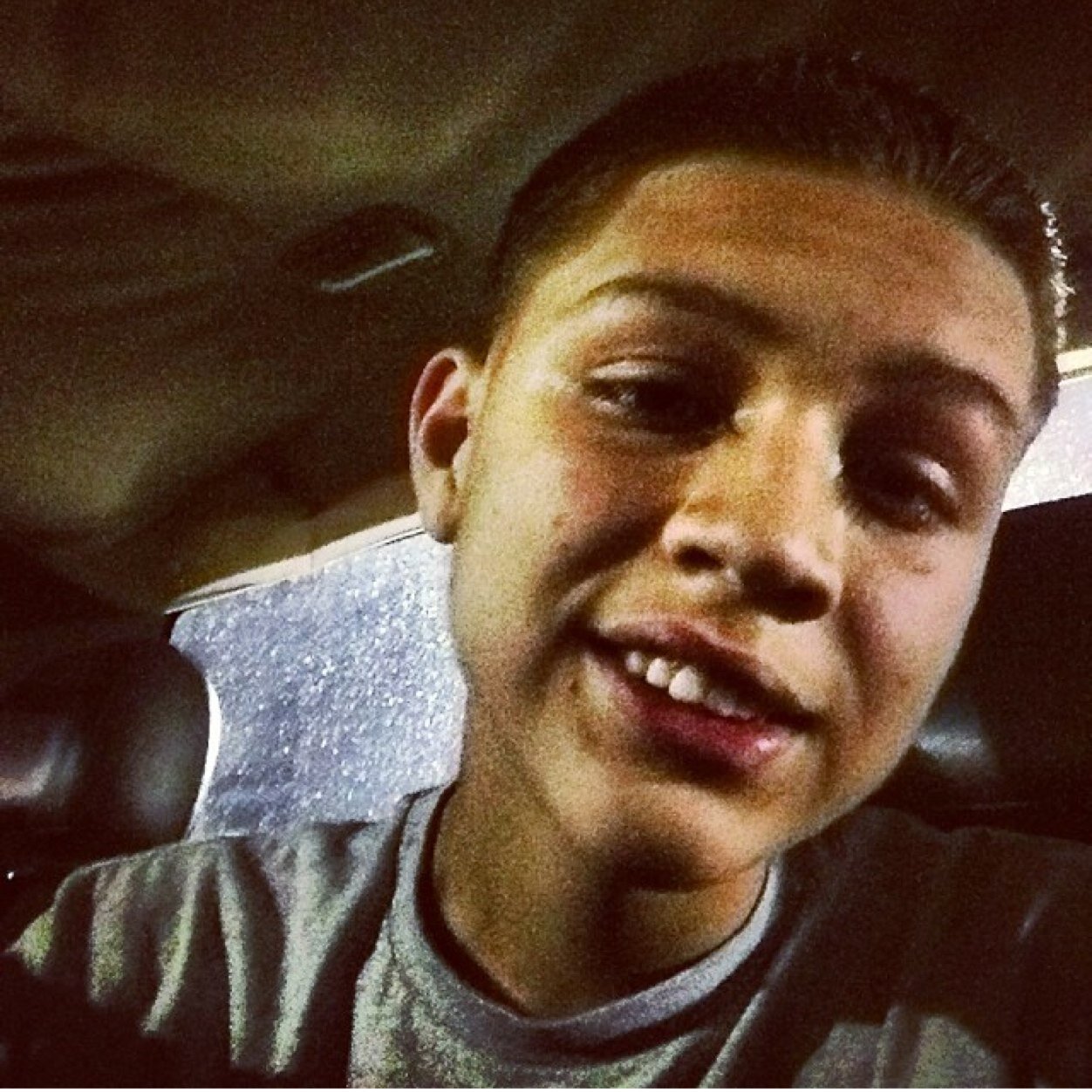 I am Dj and skateboarder from anehiem california but I currently live in Avondale arizona follow me on instagram danielo2220