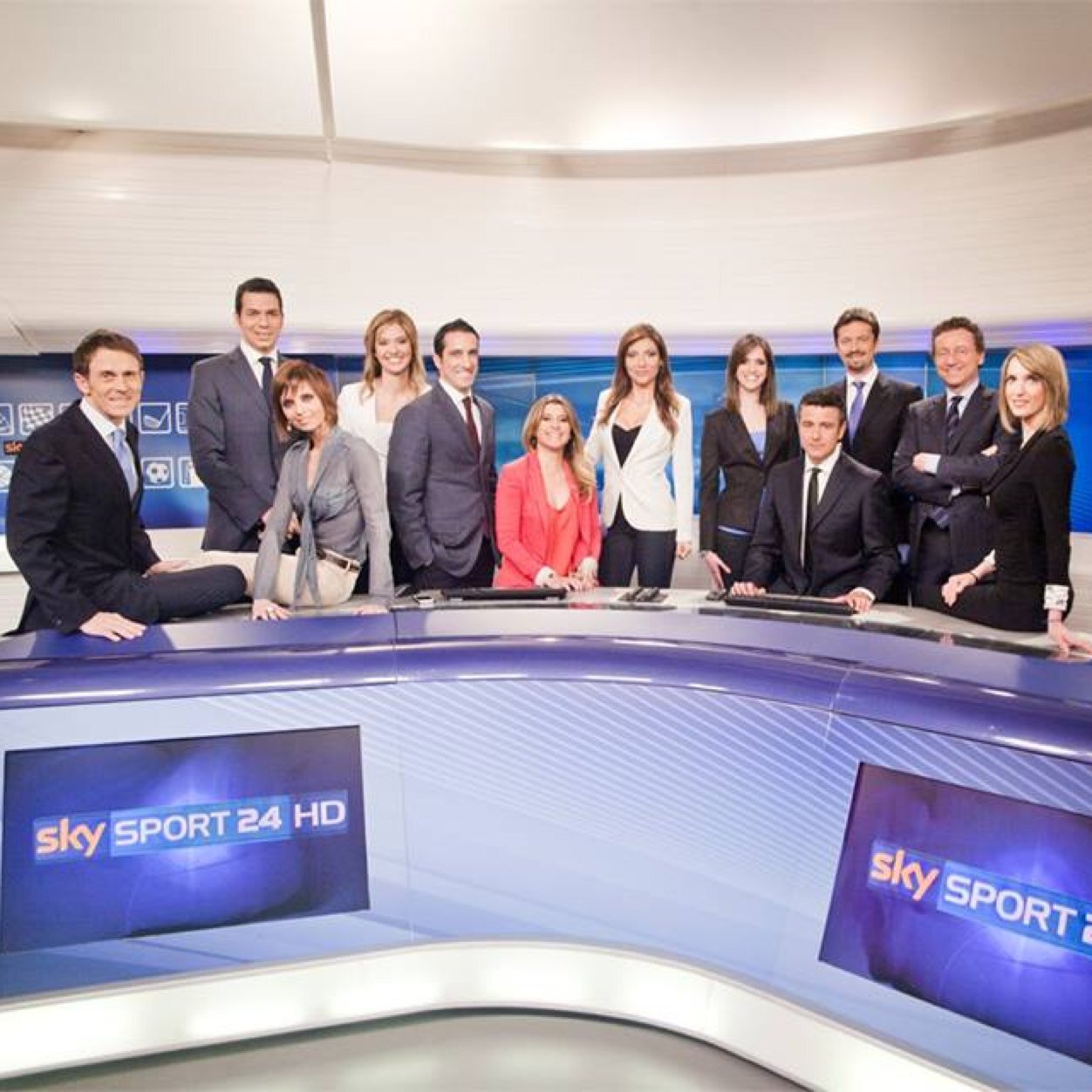 SkyfoSport's profile picture. @SkyfoSport nasce con l'intento di dare voce a tutti coloro che quotidianamente si lamentano di giornalisti/conduttori/inviati di Sky Sport.
