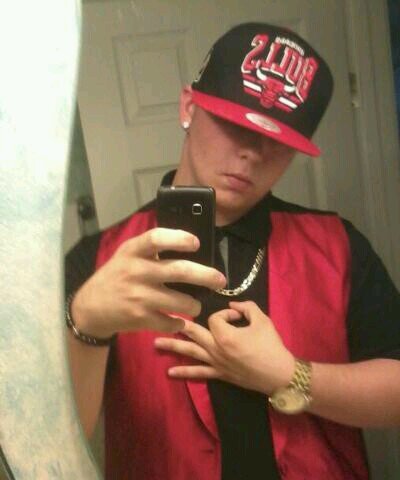 all u gotta know is I'm makin moves