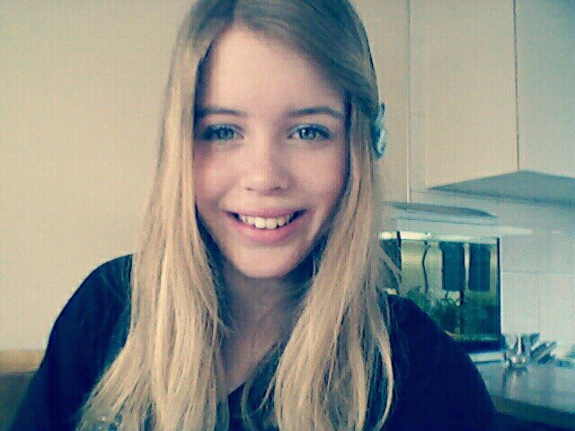 x_sappie_x's profile picture. Directioner ~ lwh ~ 14 ~ blondje ~ blue eyes ~ dutch girl ~ follow me on insta: @sanneeeex ~ xx