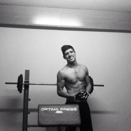 ikerrgonzalez_'s profile picture. El sexo a pelo y el ron a palo