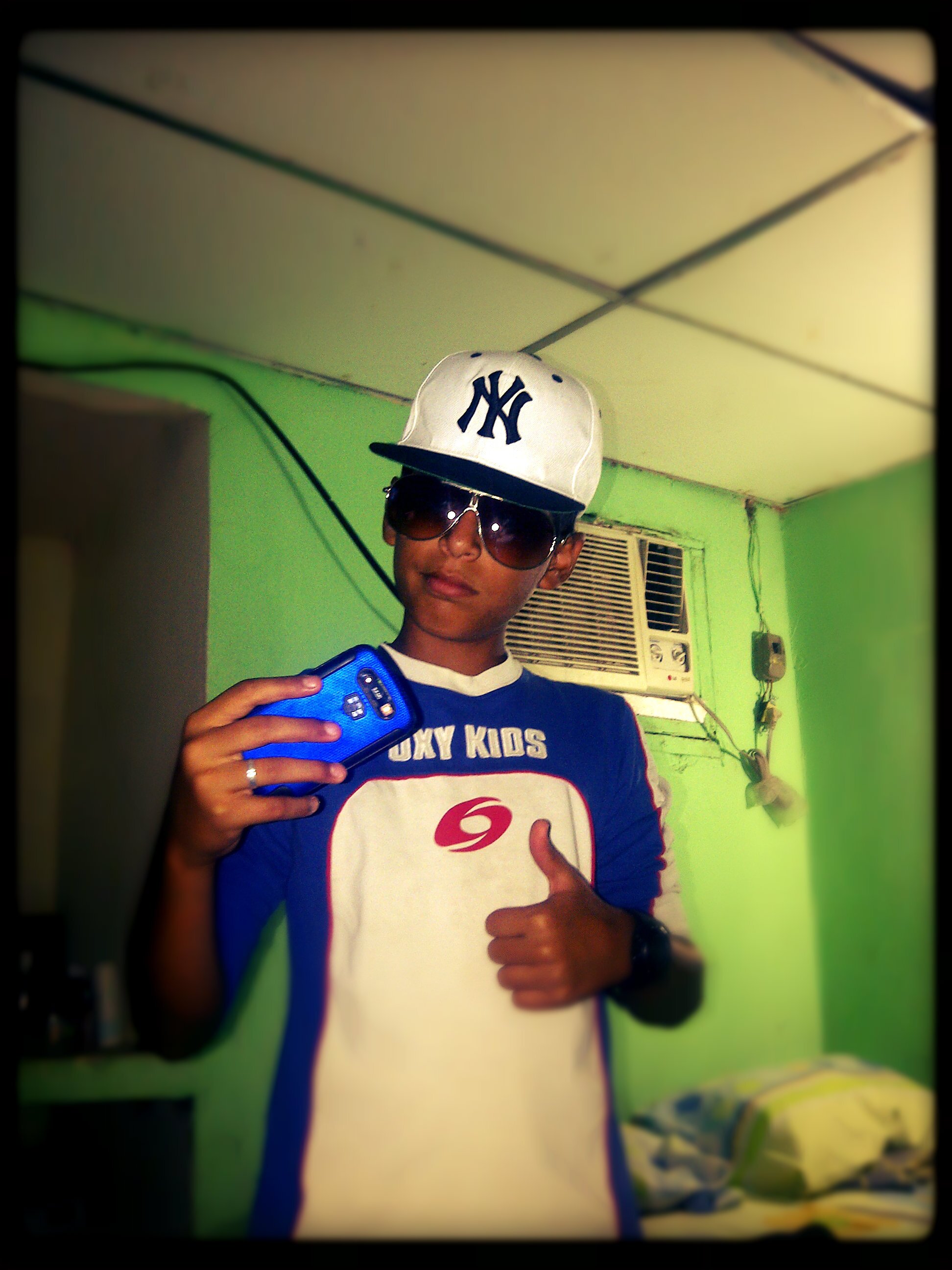 Eh mm como pueden ver me llamo Johan Parra*-* me gusta el fútbol'☺ la música*-* y Soy Belive'Boy*-* waaaa. chao ps y si tal seguime vale. que yo te sigo