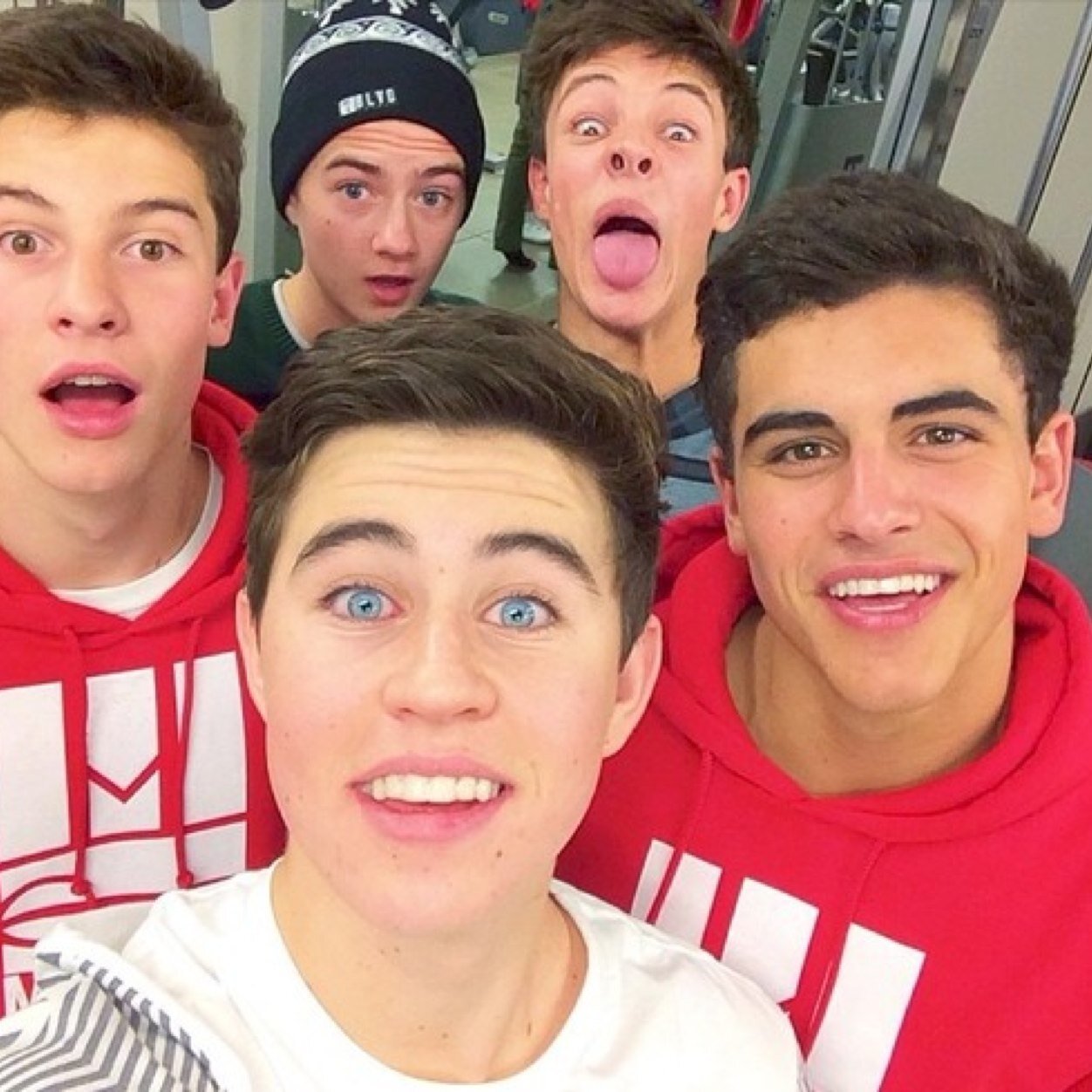 nashfairy's profile picture. ♡Don't follow this account! i gave you a free follow now please go follow @nashxpizza !!! thank you so much xoxo