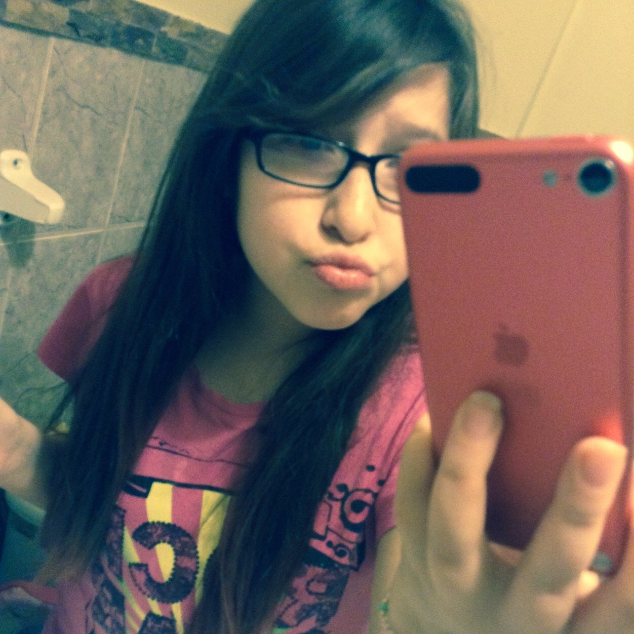 Ani_nikqa's profile picture. My real name is ani 
They call me anahi 
Im white 
Dont hate 
Cuz haters gonna hate 
Follow me 
I follow back