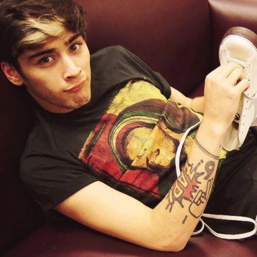 ask for a follow back on @raybanzouis