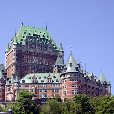 Passionné de réseaux sociaux, de politique et péquiste. Faisons du Québec un pays!