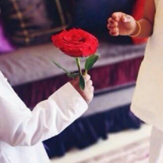 ‏لأنني آحبك لصقتك بنبض الوتين عشقا لآزم فؤادي سنين •°•°•


 ♡