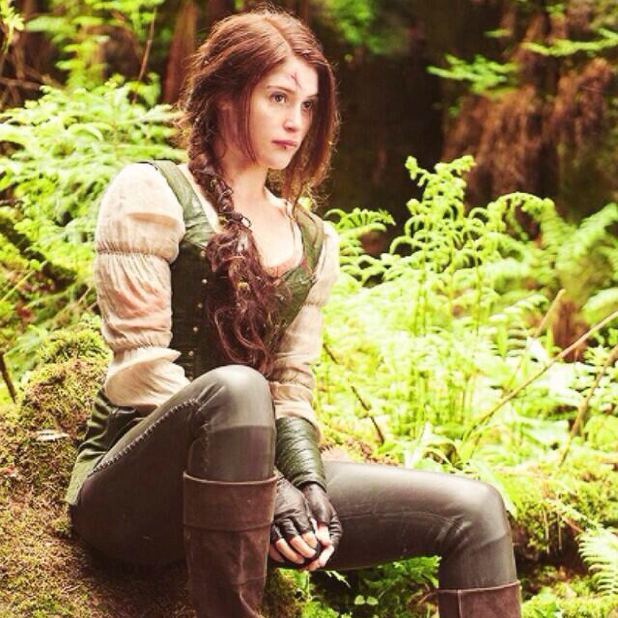 LonerBlackBird's profile picture. Dark as a shadow. Quiet as a mouse. Sneaky as a cat. Lady Tessa hardly comes out at day but comes out at night