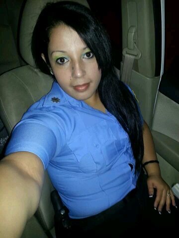 PoliciaMamadora's profile picture. Policia|Mamo bicho en horas de trabajo|Bailo doble paso|Me masturbo en el cuartel|Bajo zipper en la patrulla|