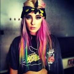 chloe || single || 18