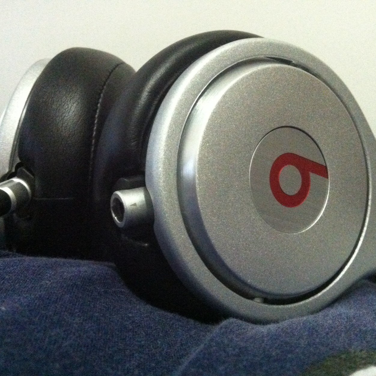 sadeffffh's profile picture. have been assigned to discuss about the major problems of child poverty in the 1800s and to discuss