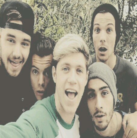 Tentei levar os caras do 1d pra casa mas não rolou n.n