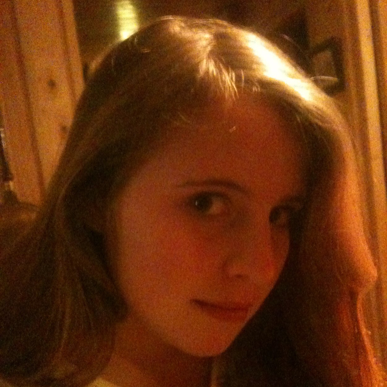 Hey everyone love you all follow me and i always follow back xxx