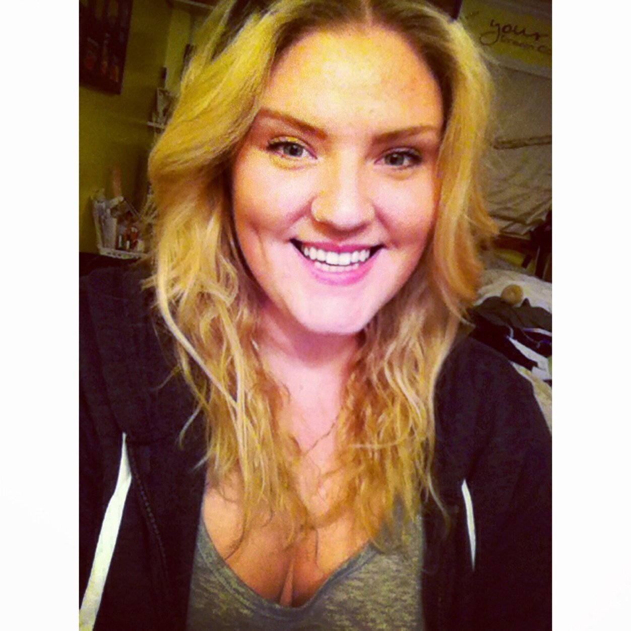 Ell_MacK's profile picture. Sass & Class  #tallgirlproblems