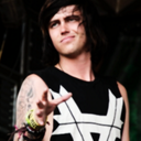 the (@1975kellin) Twitter