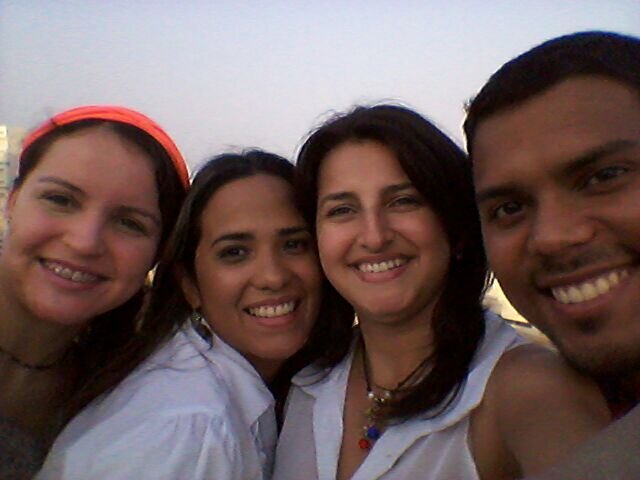 3alairefm's profile picture. Programa de entretenimiento todos los sábados por @fama939fm con la conducción de @Ivelucha89, @pattyarandia y @dilyurbina.