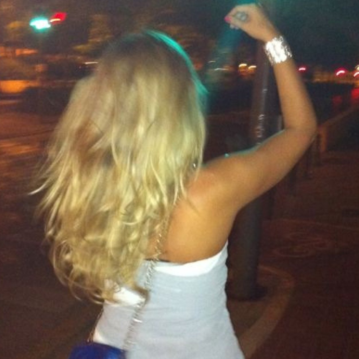 cllopis's profile picture. Mi objetivo es ser feliz 24h al dia, 365 dias al año! Paz,Amor,Sexo y Buen humor! ✌