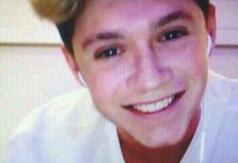 follow @harrysflicker bc close to goal :)