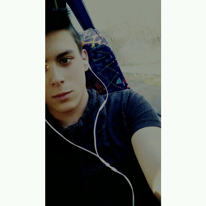 / Insta: Pedr0oMedina / Whatsapp: vraag maar / Spaans / 20-07-1998 /
