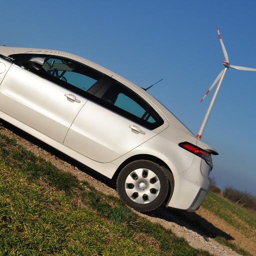 BINAmpera's profile picture. Elektromobilität, Erneuerbare Energie, Politik. Mensch mit einer eigenen, meist fundierten Meinung