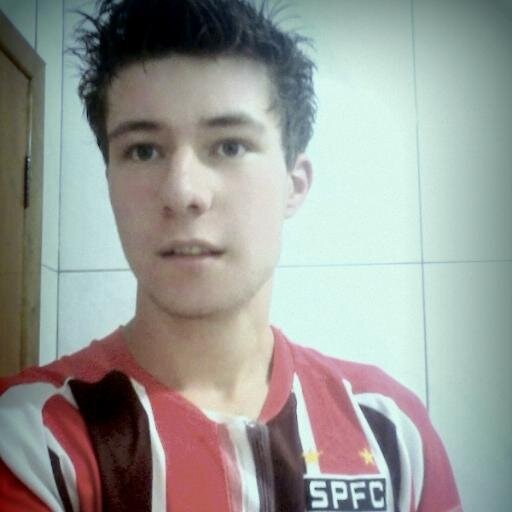 Sou um cara inteligente, sincero e humilde... Gosto de fazer novas amizades.... Curto muito também jogar uma bolinha e sair com os amigos... Prazer, Patrique !!