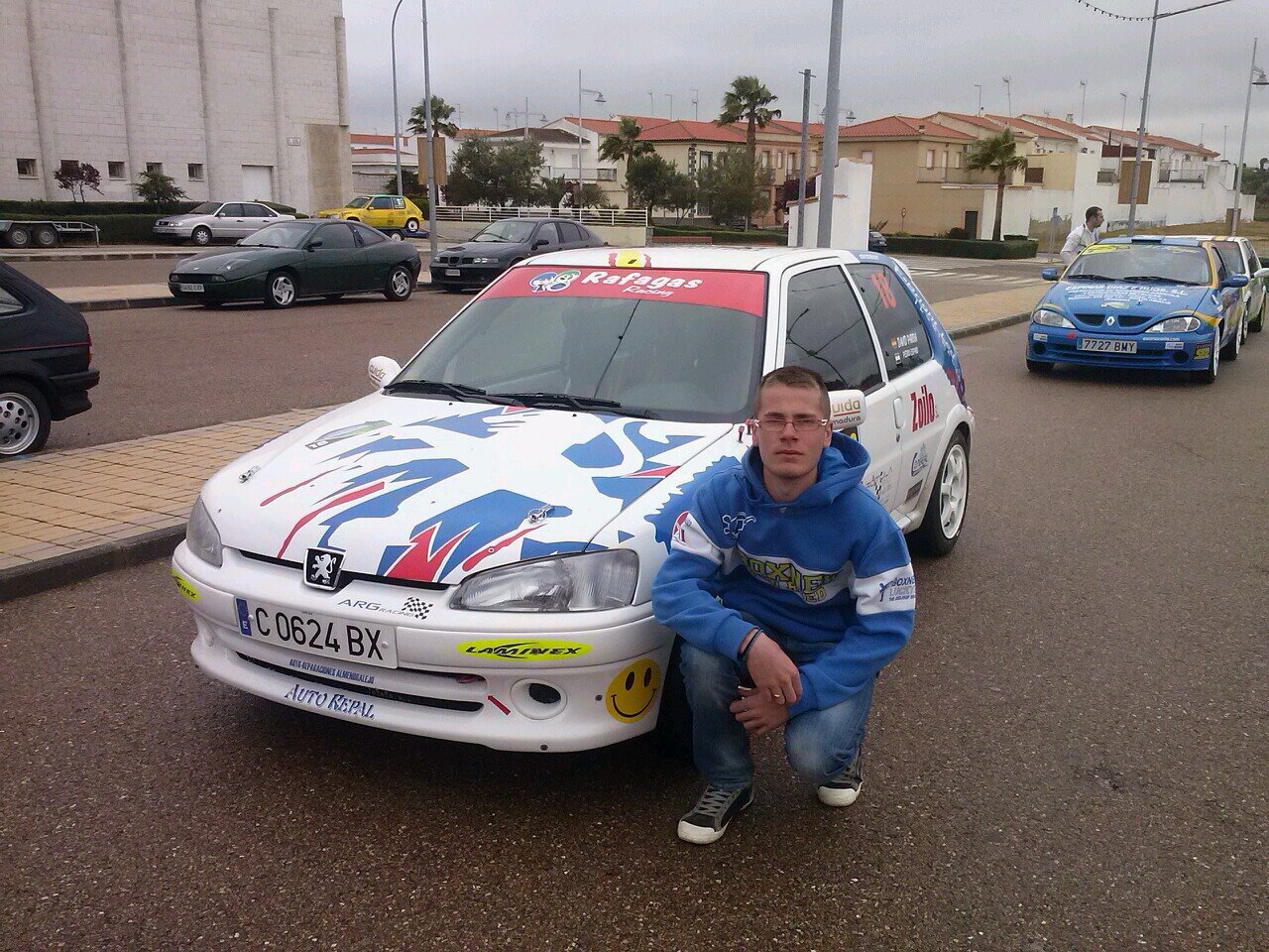 !Siempre a fondo y que viva la alegria del freno de mano!