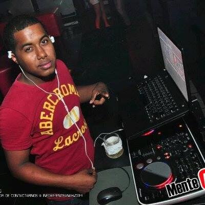 Starling Espinal Dj Residente En Mojibar Contacto: Tel:829-713-6633 Whatsapp: 1-809-415-6894 FB: Starling Versace