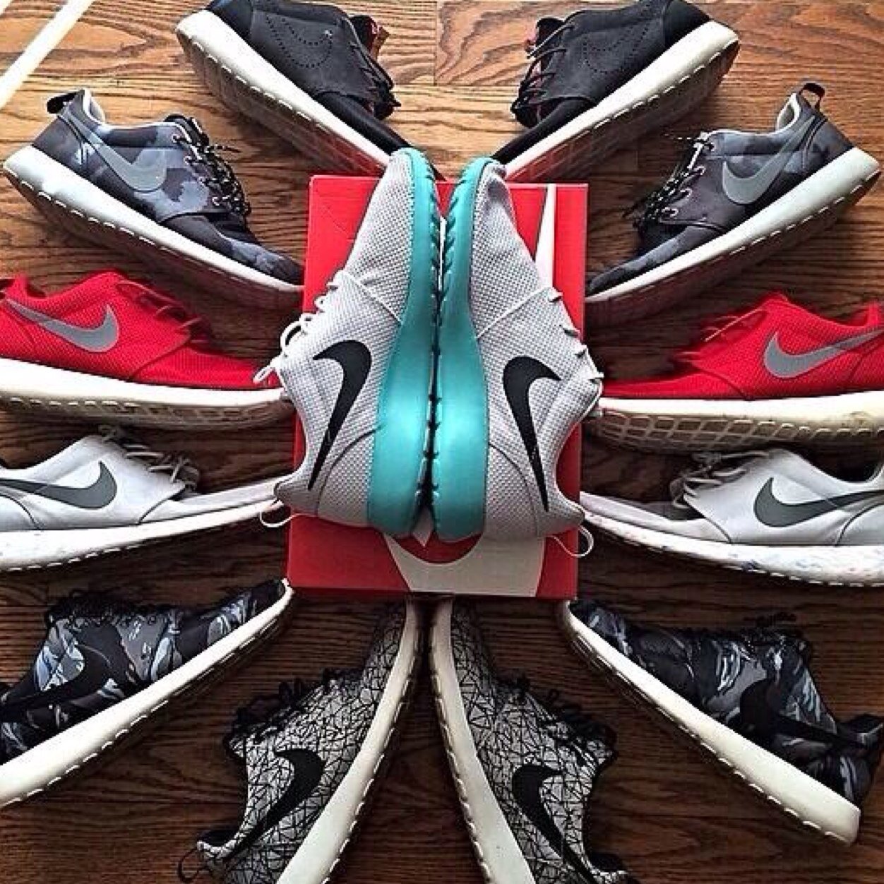 Hi my name is Mike! Proud sponser of Nike, I will be doing a Roshe Giveaway! Please Follow & Retweet in order to be entered in the selection!