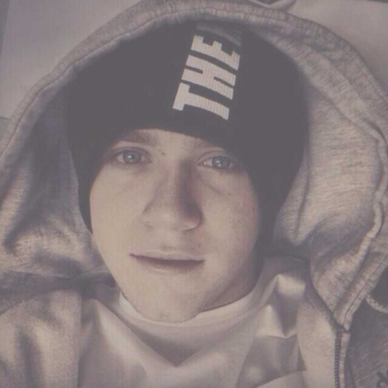 This is a free follow from @legit5seconds but a fb would be appreaciated :)