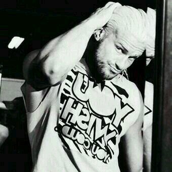 I'm different from all the superstars I wrestle while looking good! I wrestle to pay the bills. {RP/FL/Confused}