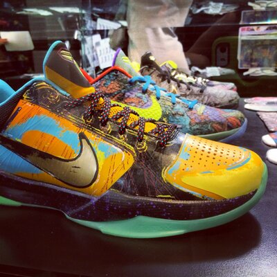 sneaker news twitter