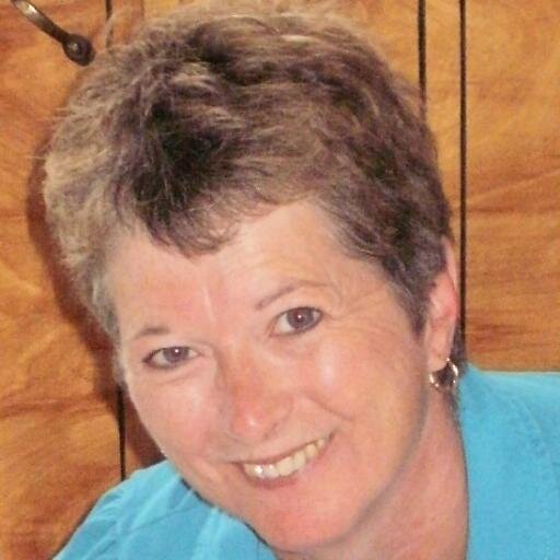 daph_ash's profile picture. Wife, mother, grandmother, sewing addict