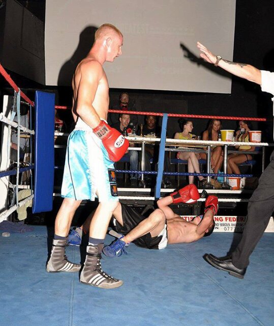 I'm a professional boxer been boxing since I was 9 years old I'm from stockport an currently livein there atm n I like a good party once in a wile